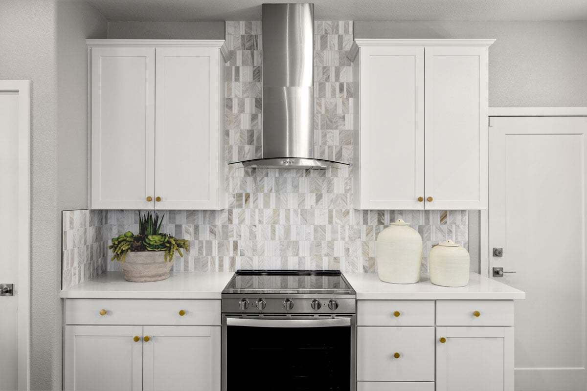 Plan 2102 Modeled - Stainless steel appliances