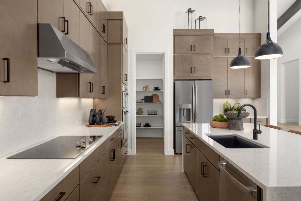 Plan 2483 Modeled - Stainless steel appliances