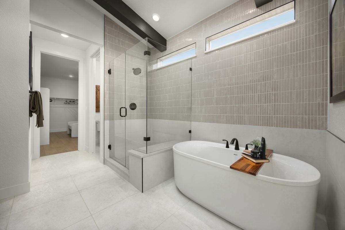 Plan 2483 Modeled - Tub and separate shower at primary bath