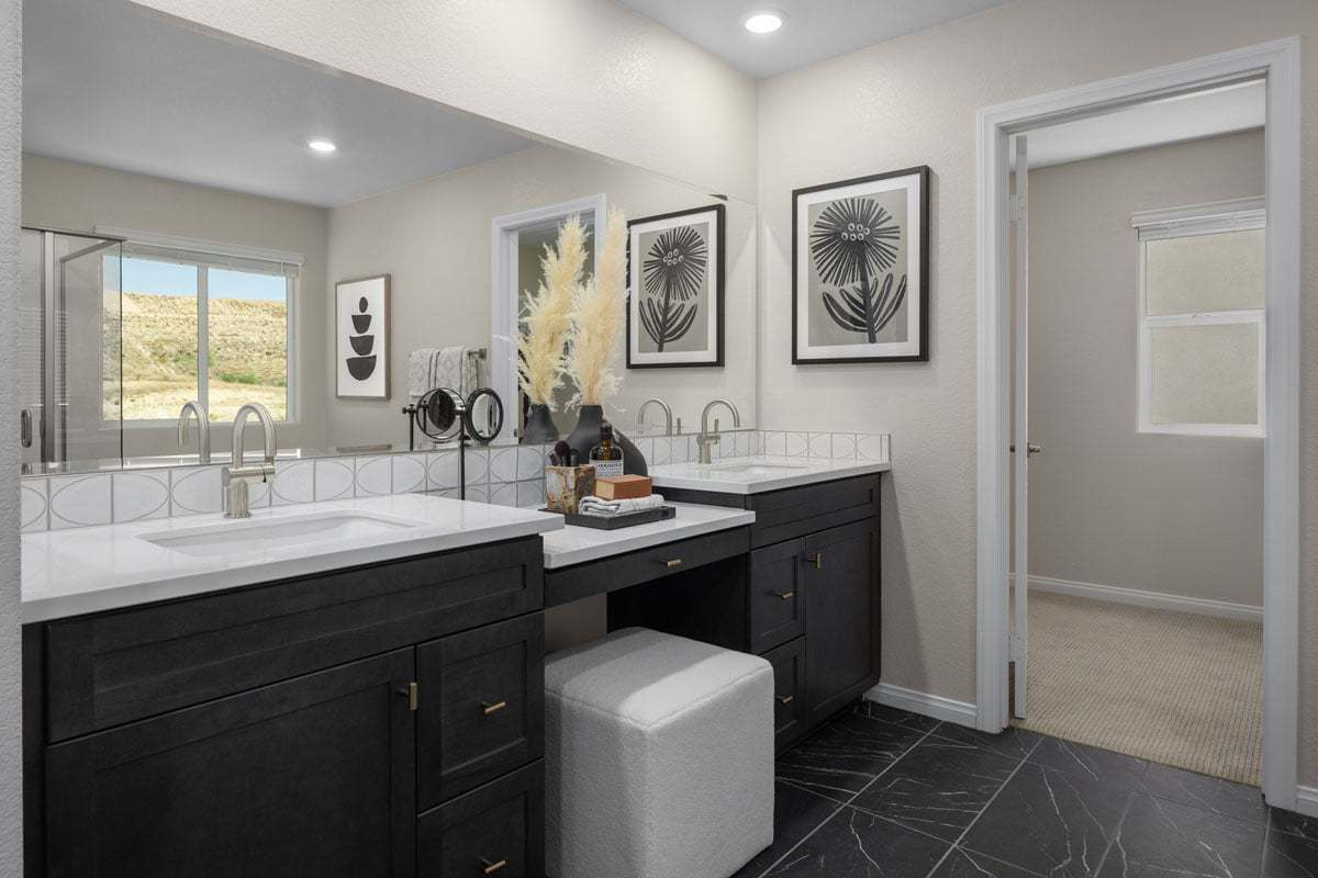 Plan 2389 Modeled - Optional extended vanity with knee space at primary bath