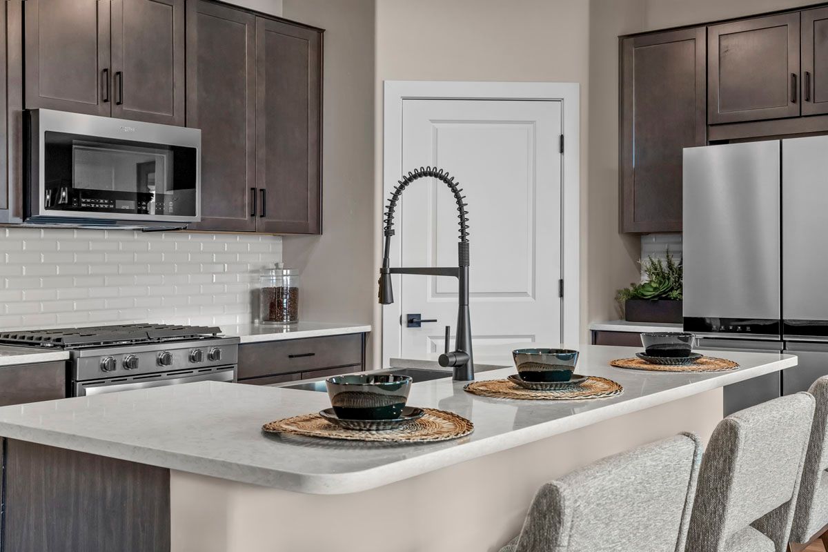 Plan 2037  - Stainless steel appliances