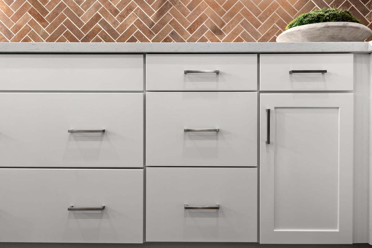Plan 1887 Modeled - Chrome cabinet pulls