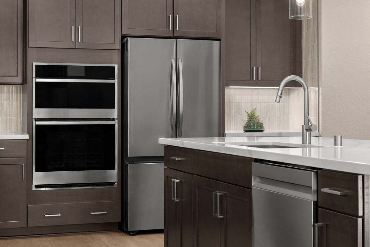 Plan 2515 Modeled - Stainless steel appliances