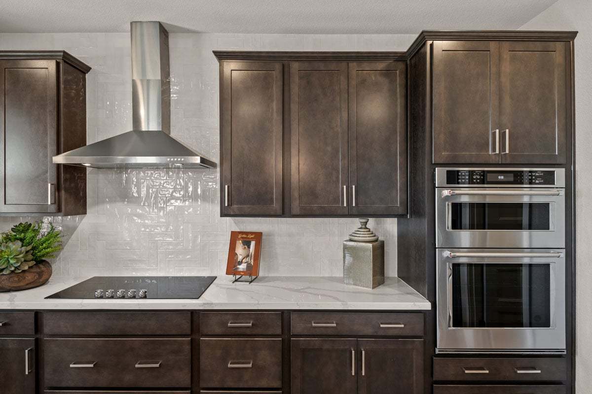 Plan 2693 Modeled - Wall-mounted hood and cooktop