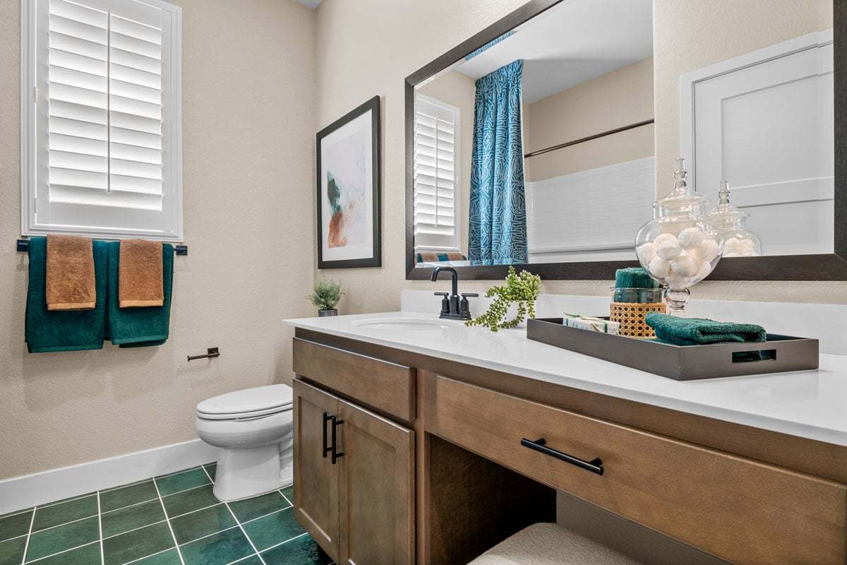 Plan 1685 Modeled - Extended vanity with knee space at bath 2
