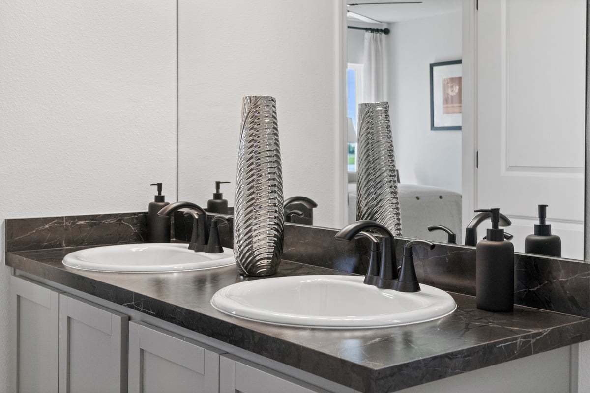 Plan 1511 Modeled - Bathroom