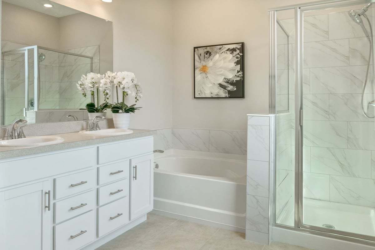 Plan 1989 - Garden tub and separate shower at primary bath