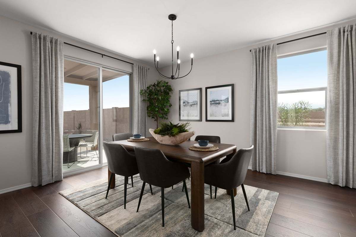 Plan 2331 Modeled - Upgraded dining light fixture