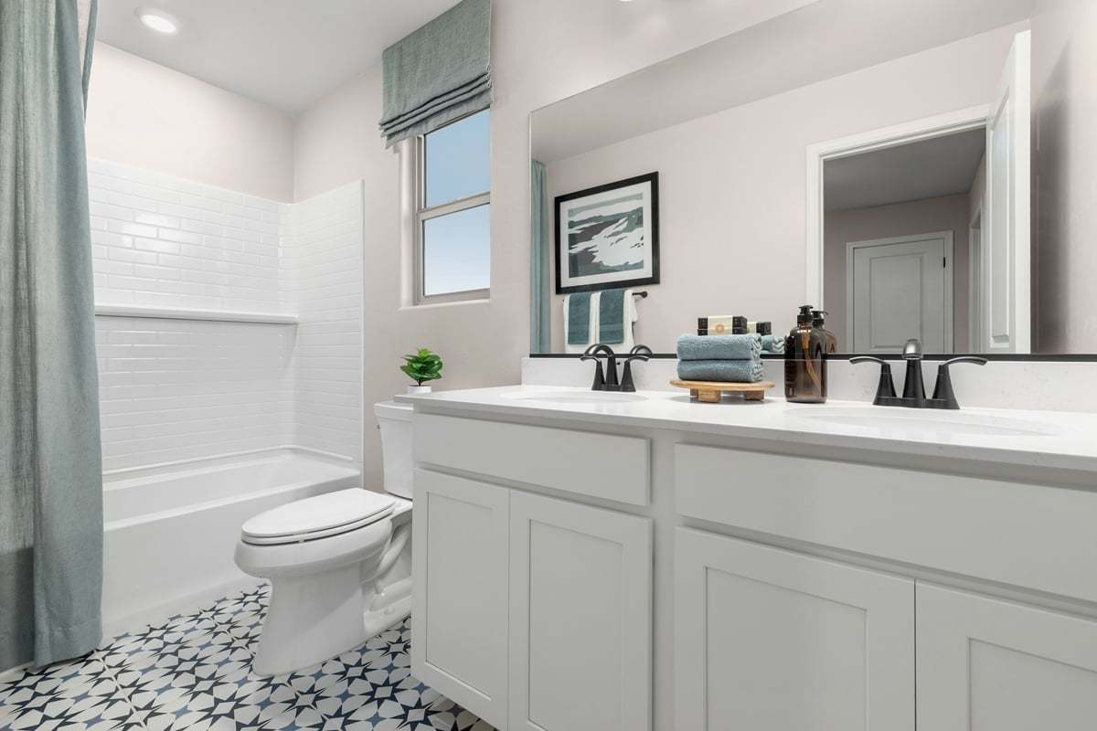 Plan 2331 Modeled - Optional dual-sink vanity at bath 2