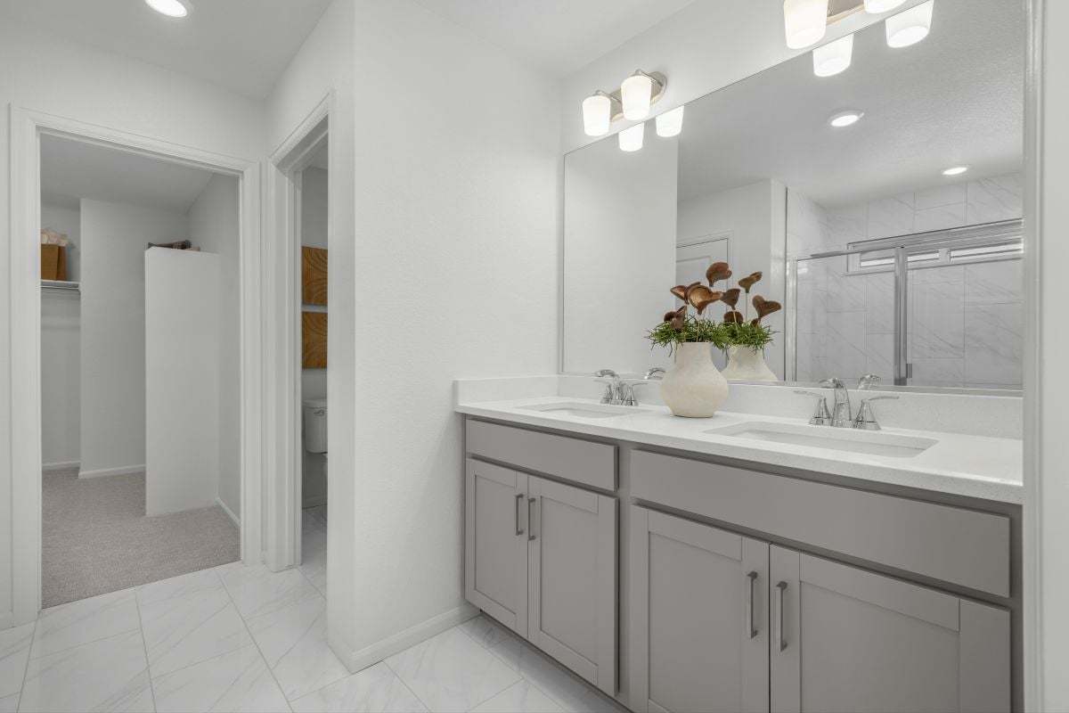 Plan 1762 Modeled - Dual-sink vanity at primary bath