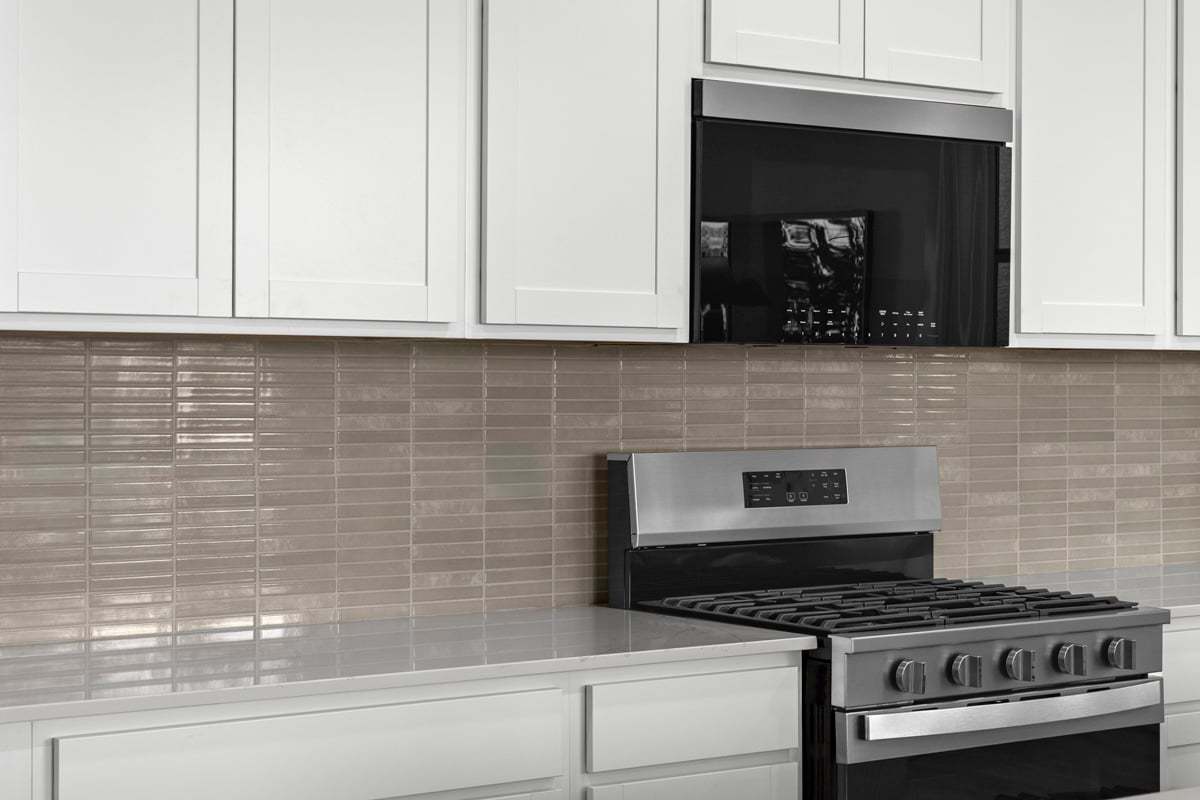 Plan 1998 Modeled - Upgraded kitchen tile backsplash