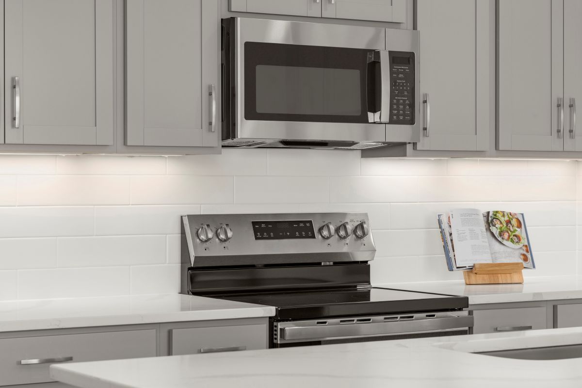 Plan 1672 Modeled - Stainless steel appliances