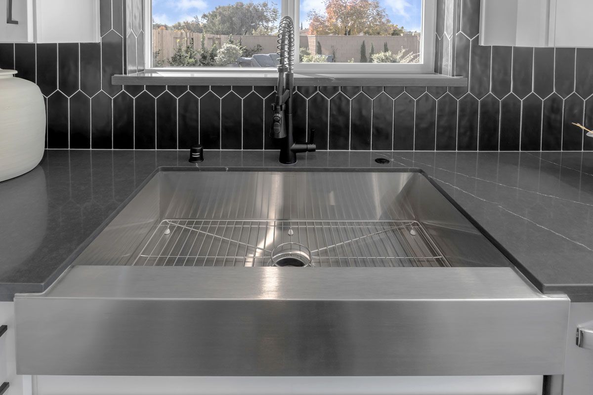 Plan 2802 Modeled - Apron-front undermount sink