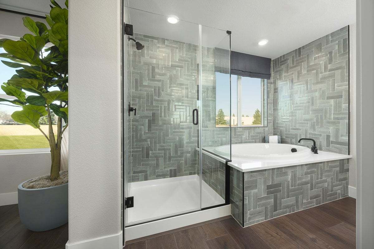 Plan 1755 Modeled - Soaking tub and separate shower at primary bath