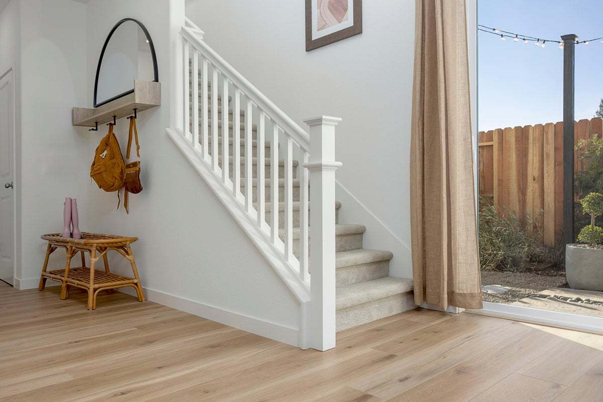 Plan 1587 Modeled - Open stair rail