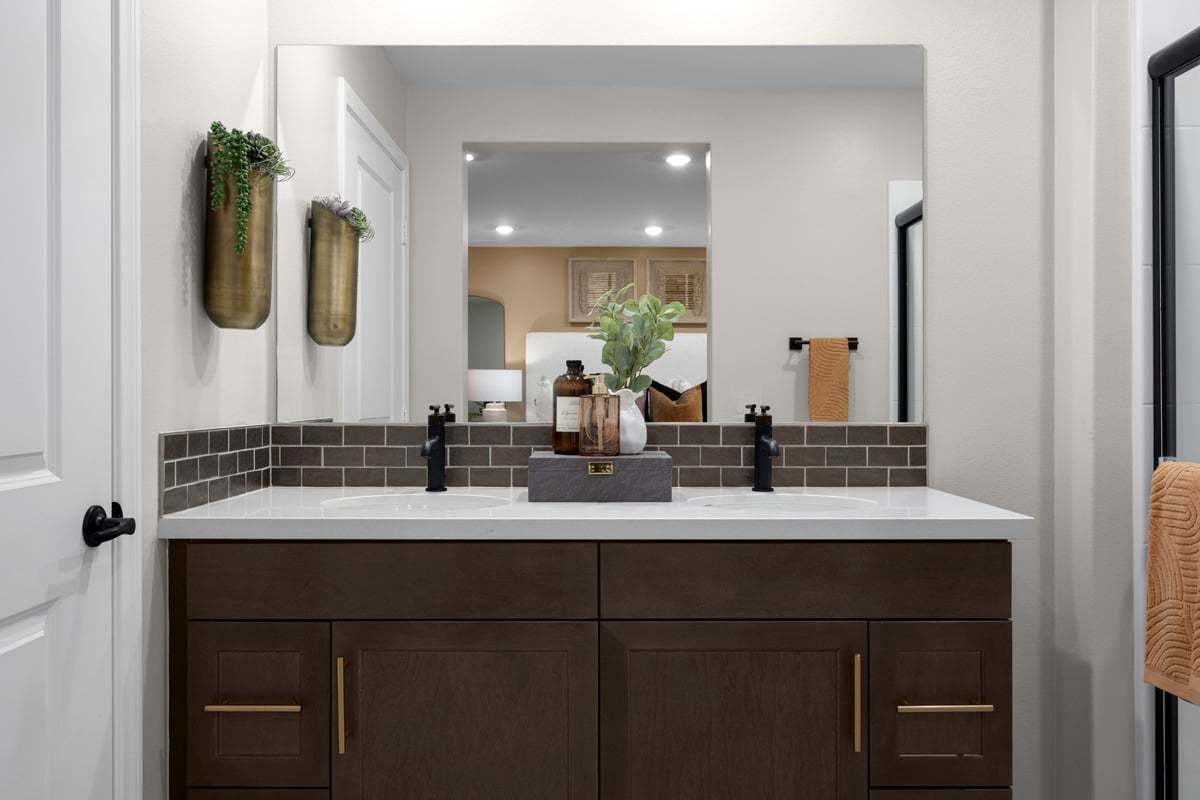 Plan 1444 Modeled - Optional custom tile backsplash at primary bath