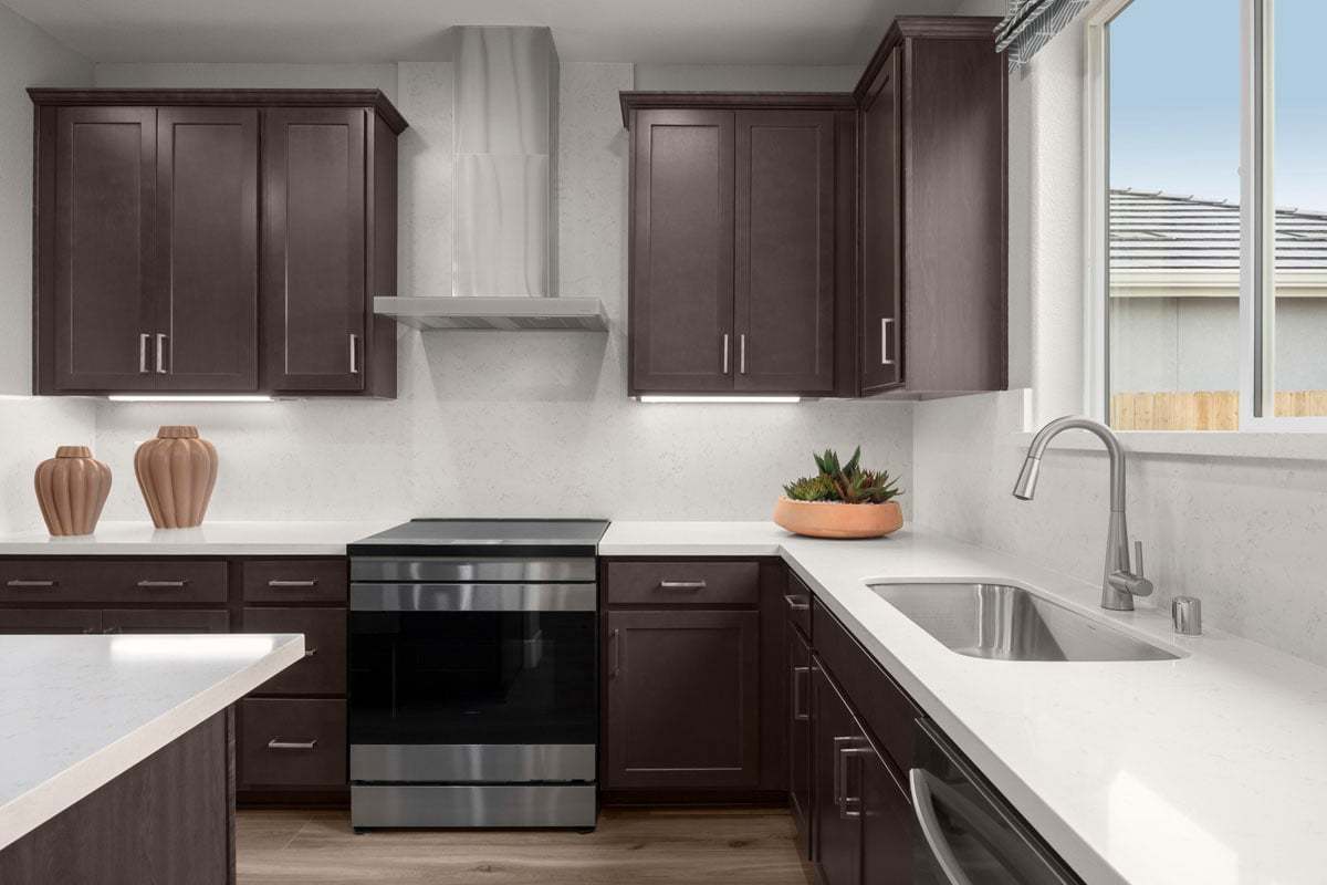 Plan 2391 Modeled - Wall-mounted hood and slide-in range