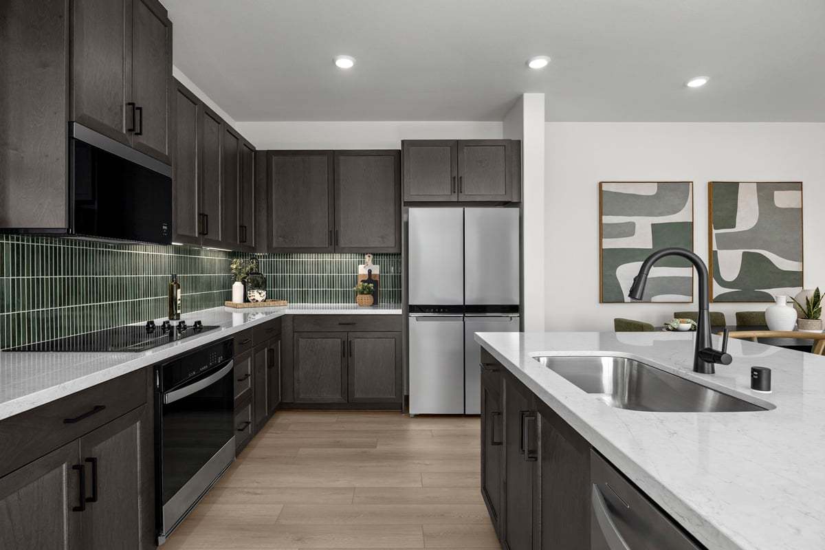 Plan 1640 Modeled - Optional stainless steel built-in oven and cooktop
