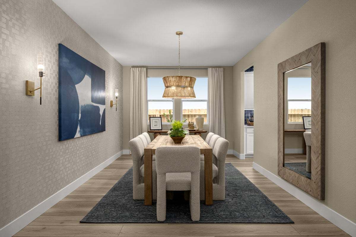 Plan 2321 Modeled - Dining area