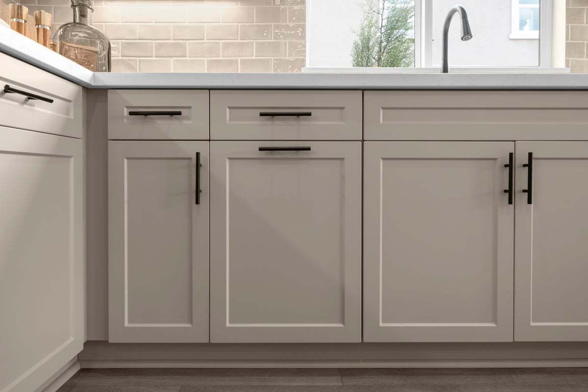 Plan 2083 Modeled - Optional Shaker-style cabinets with black pulls