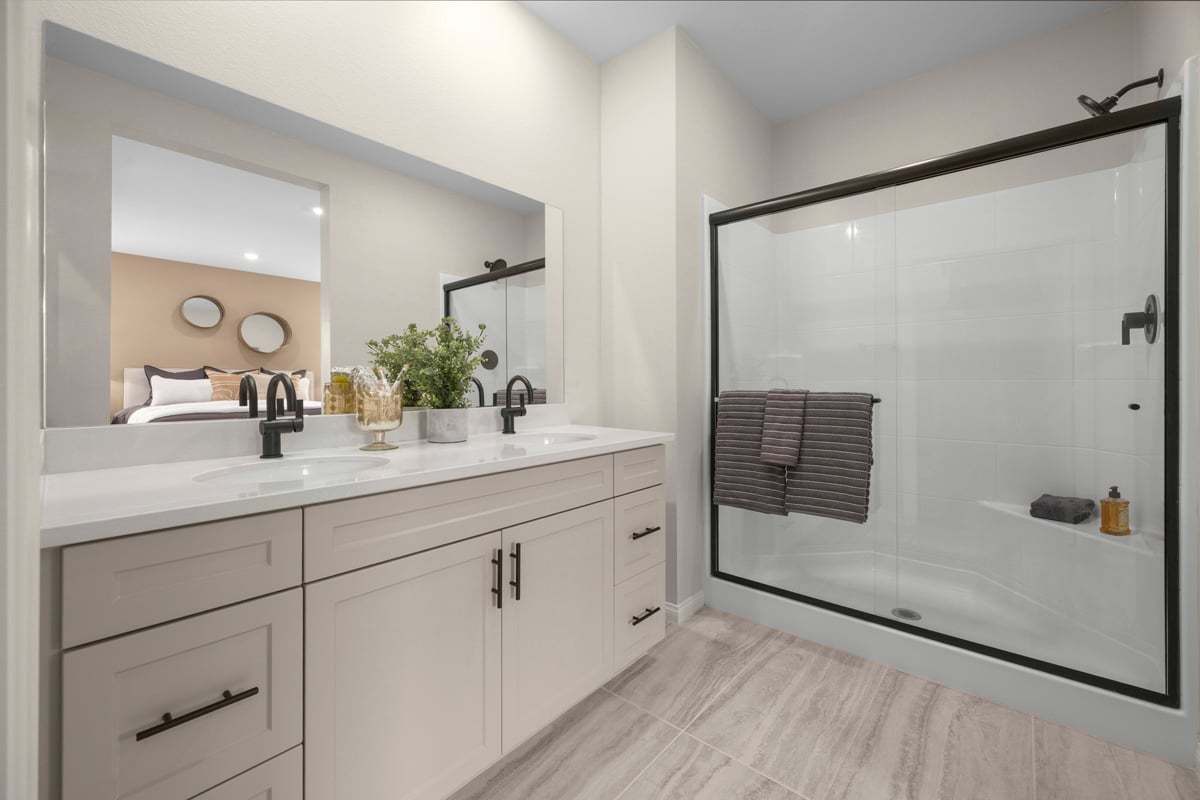 Plan 2083 Modeled - Walk-in shower at primary bath
