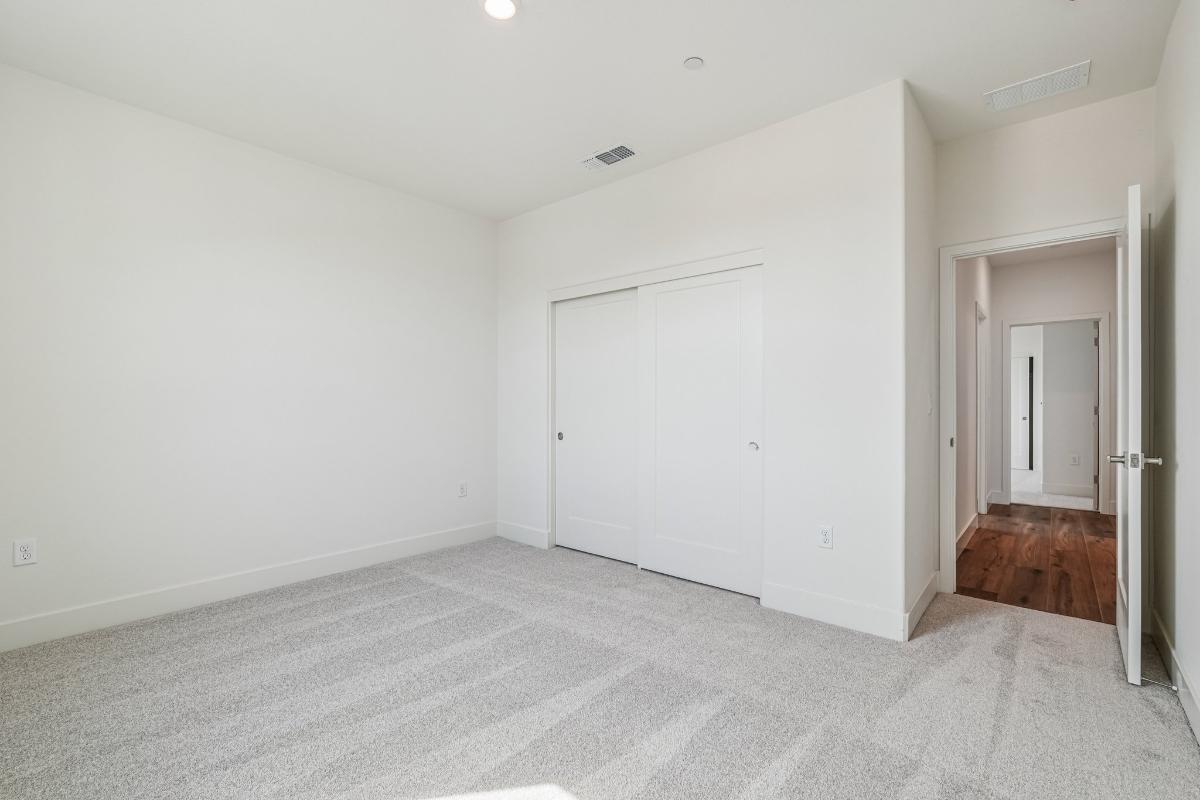 Secondary bedroom