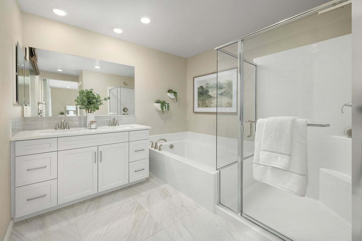 Plan 2533 Modeled - Optional tub and separate shower at primary bath
