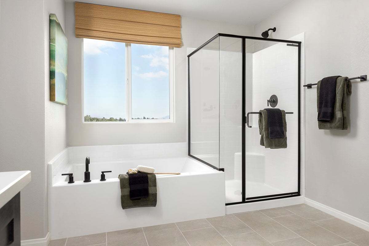 Plan 3118 Modeled - Optional tub and separate shower at primary bath