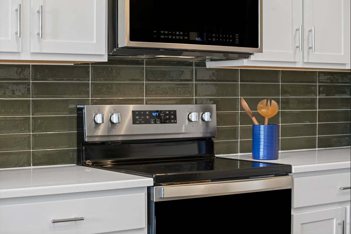 Plan 2544 Modeled - Stainless steel appliances