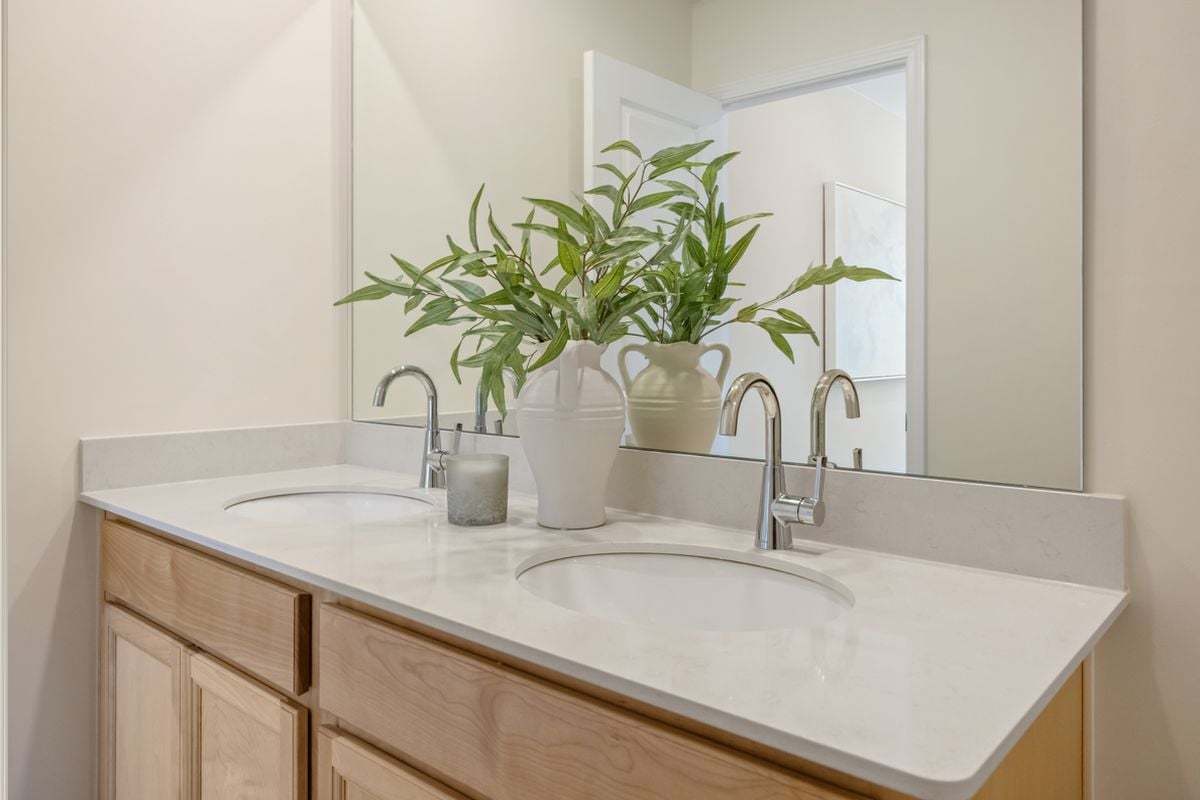 Plan 1466 Modeled - Dual-sink vanity at primary bath