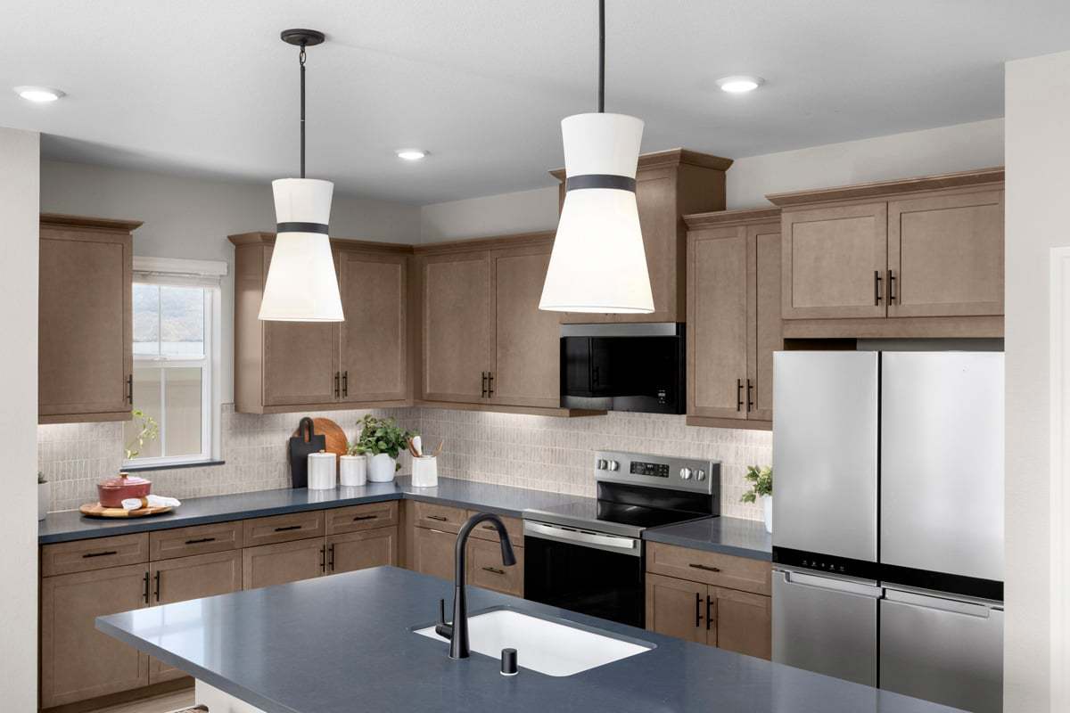 Plan 2453 Modeled - Optional pendant lights over island