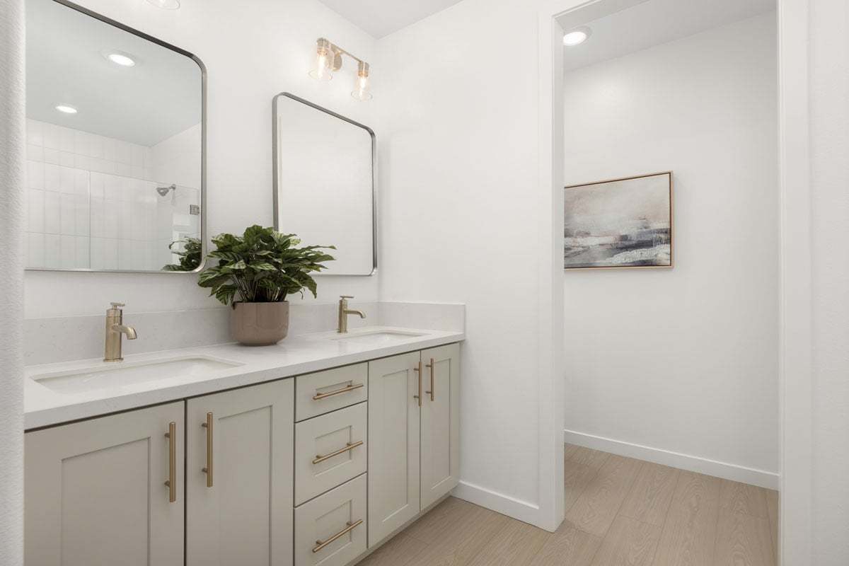 Plan 2026 Modeled - Dual-sink vanity at primary bath