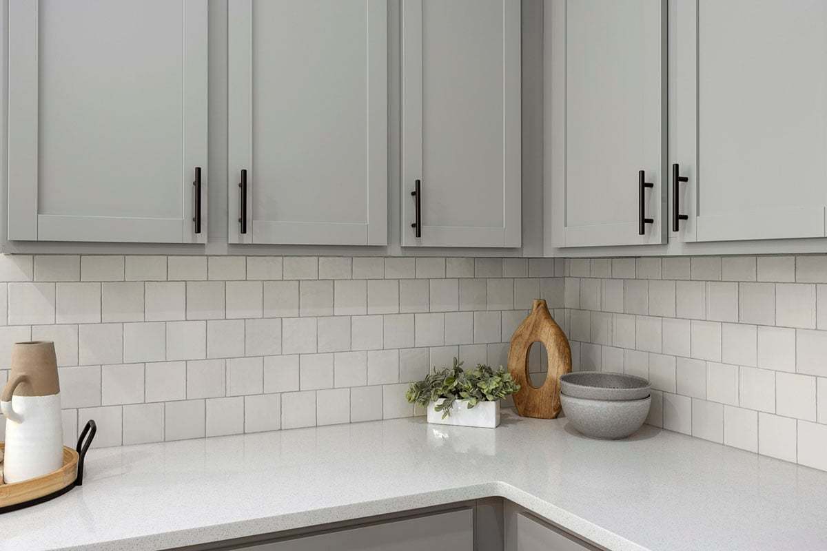 Plan 1870 Modeled - Full-height tile backsplash