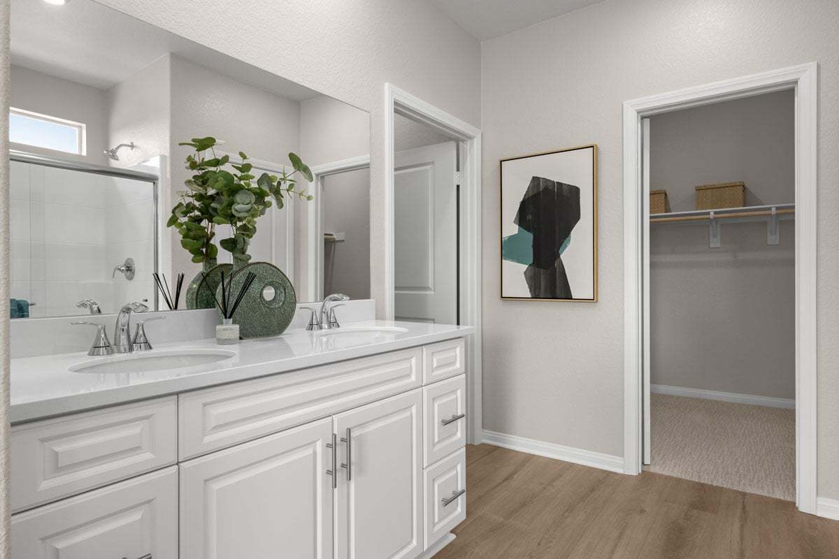 Plan 1539 Modeled - Dual-sink vanity at primary bath