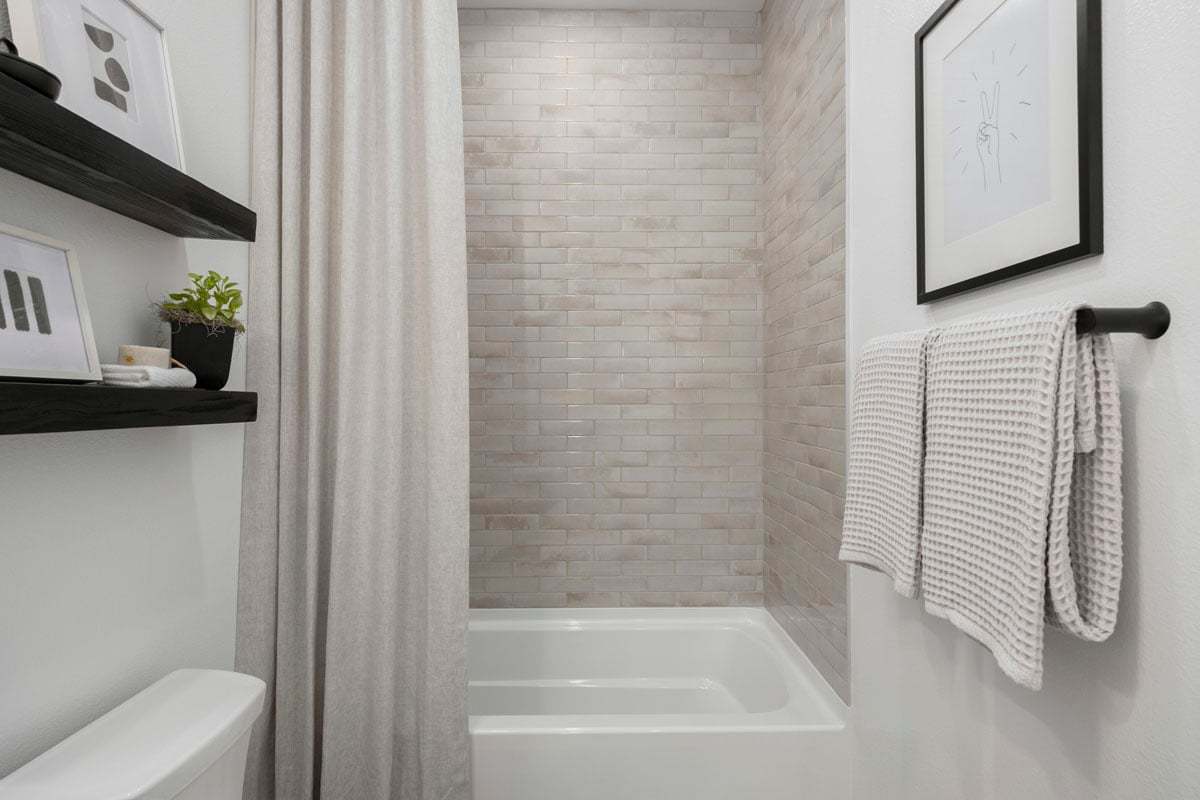 Plan 2088 Modeled - Tub/shower combination with tile surround at bath 2