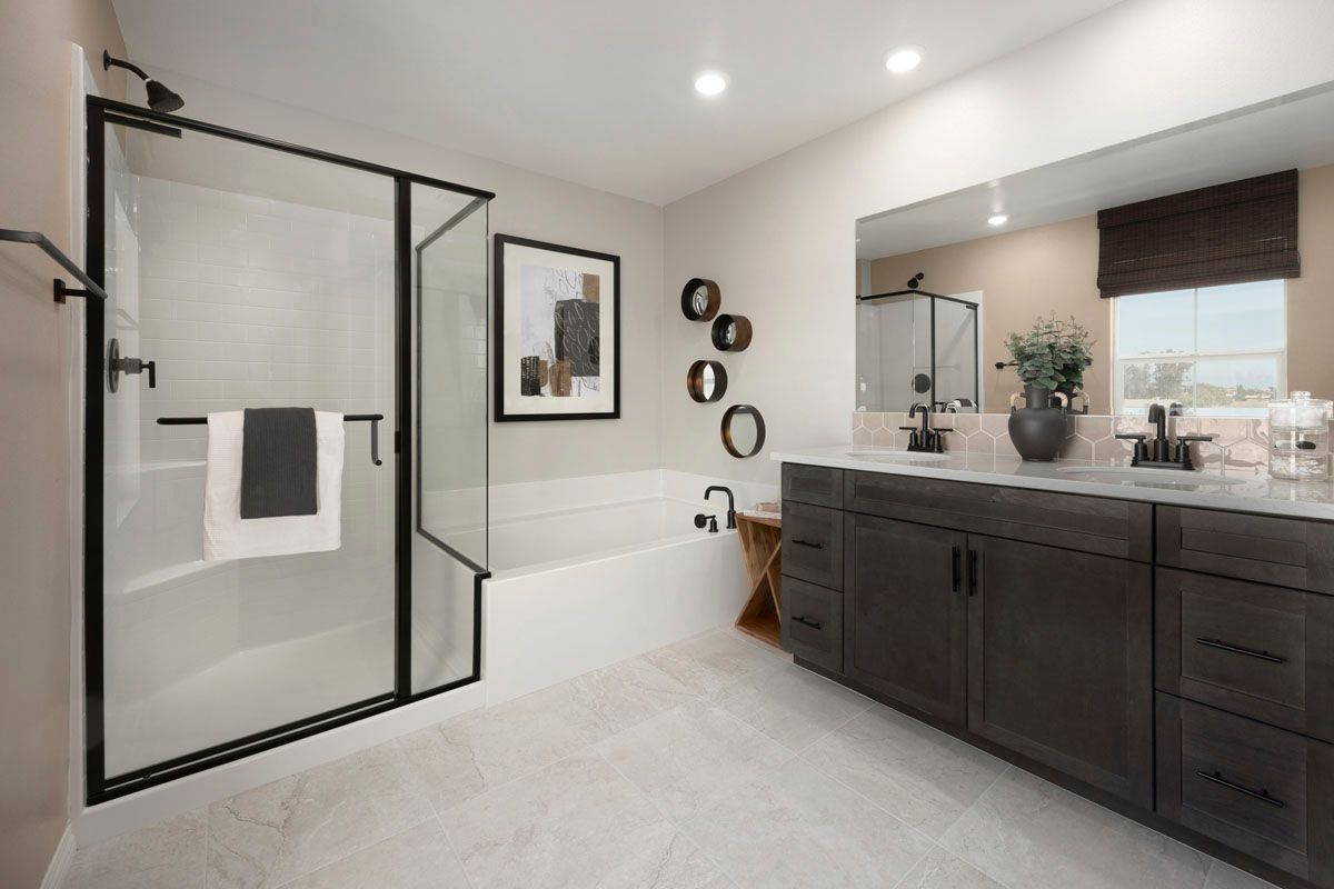 Plan 2218 Modeled - Optional tub and separate shower at primary bath