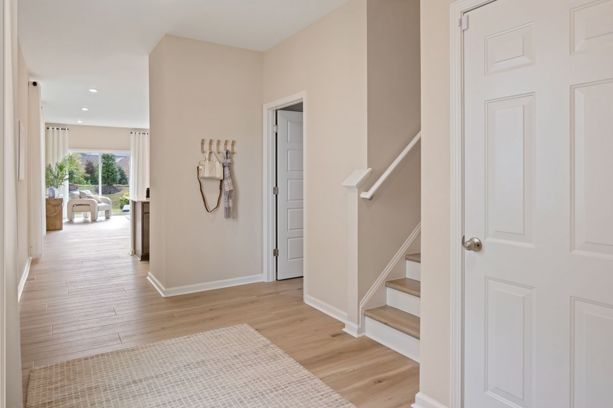 Plan 1601 Modeled - Spacious entry
