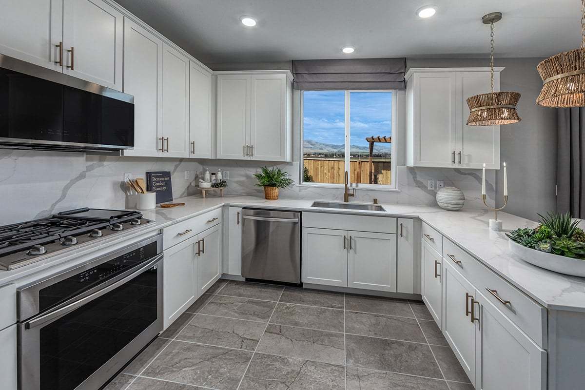 Plan 1910 Modeled - Stainless steel appliances
