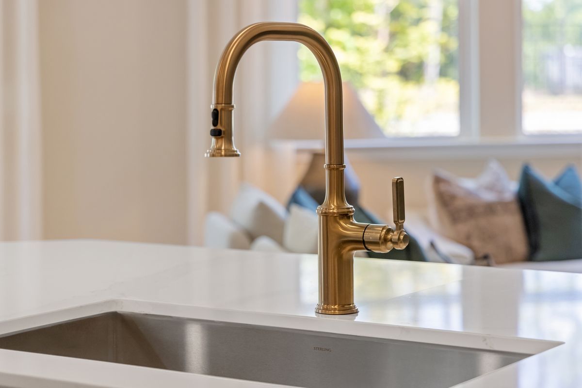 Plan 2277 Modeled - Pulldown kitchen faucet