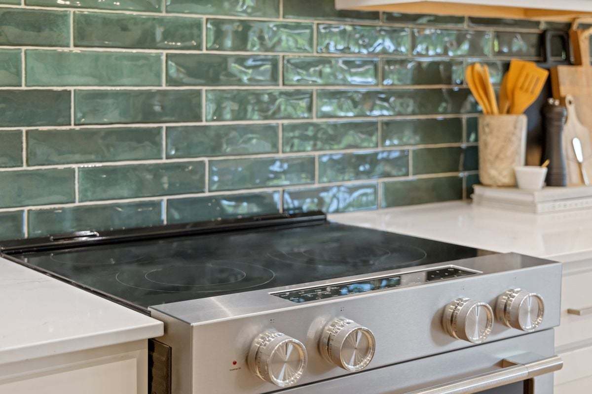 Plan 2277 Modeled - Stainless steel appliances