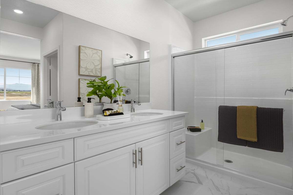 Plan 1510 Modeled - Walk-in shower at primary bath