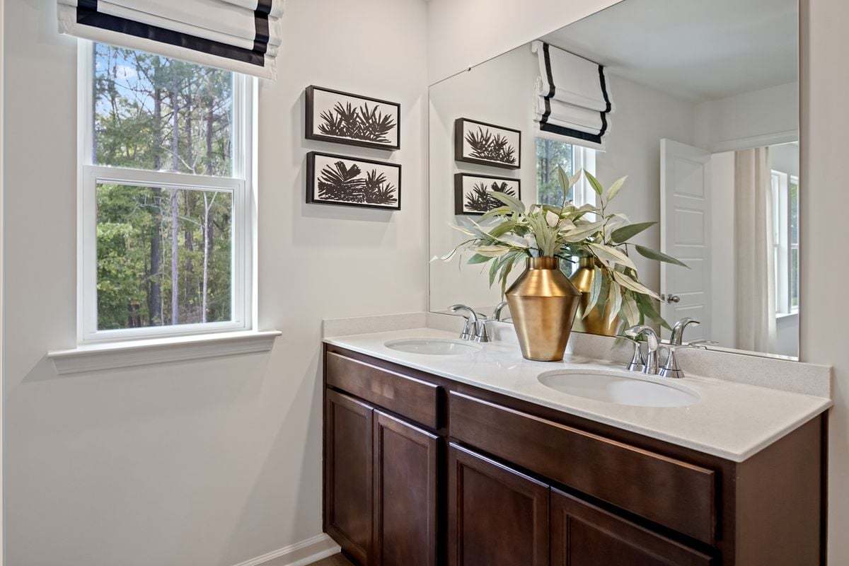 Plan 1731 Modeled - Dual-sink vanity at primary bath