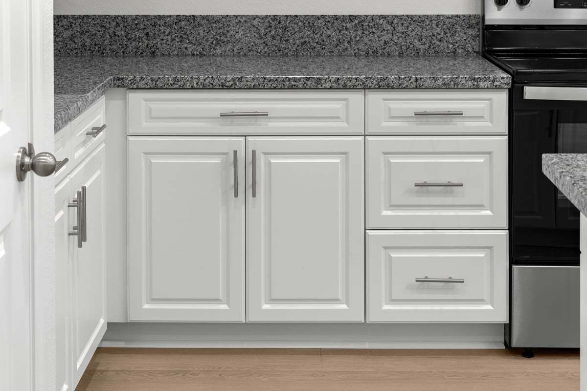 Plan 2076 Modeled - Thermofoil cabinets