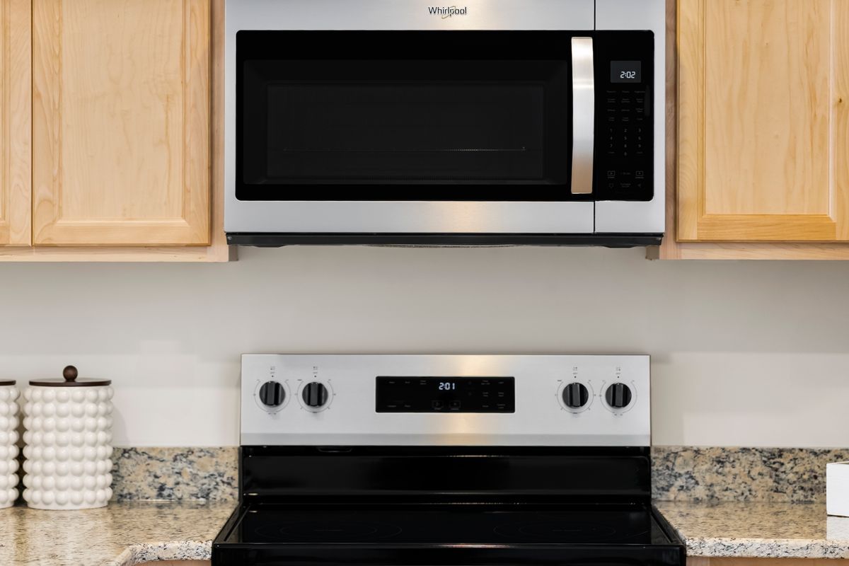 Plan 1359 Modeled - Stainless steel appliances