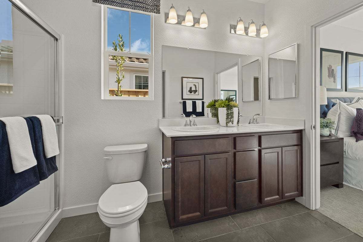 Plan 1429 Modeled - Dual-sink vanity at primary bath