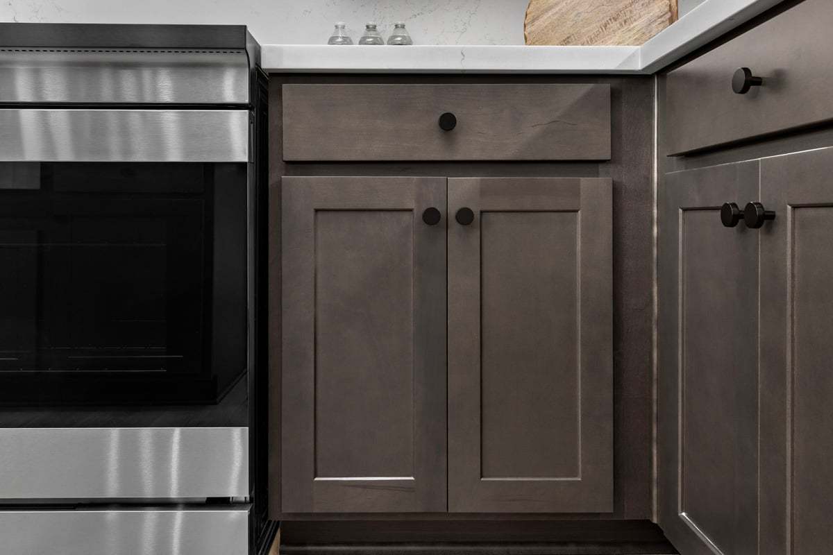 Plan 1719 Modeled - Matte black cabinet knobs