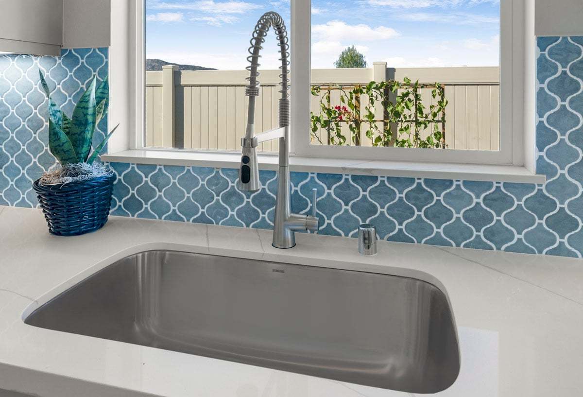 Plan 1742 - Optional single basin sink and drop down faucet at kitchen