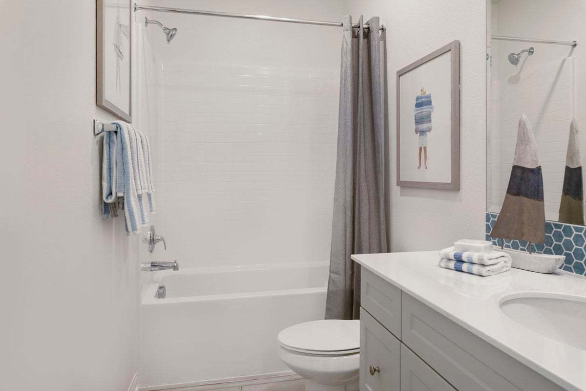 Plan 1742 - Tub and shower at secondary bath