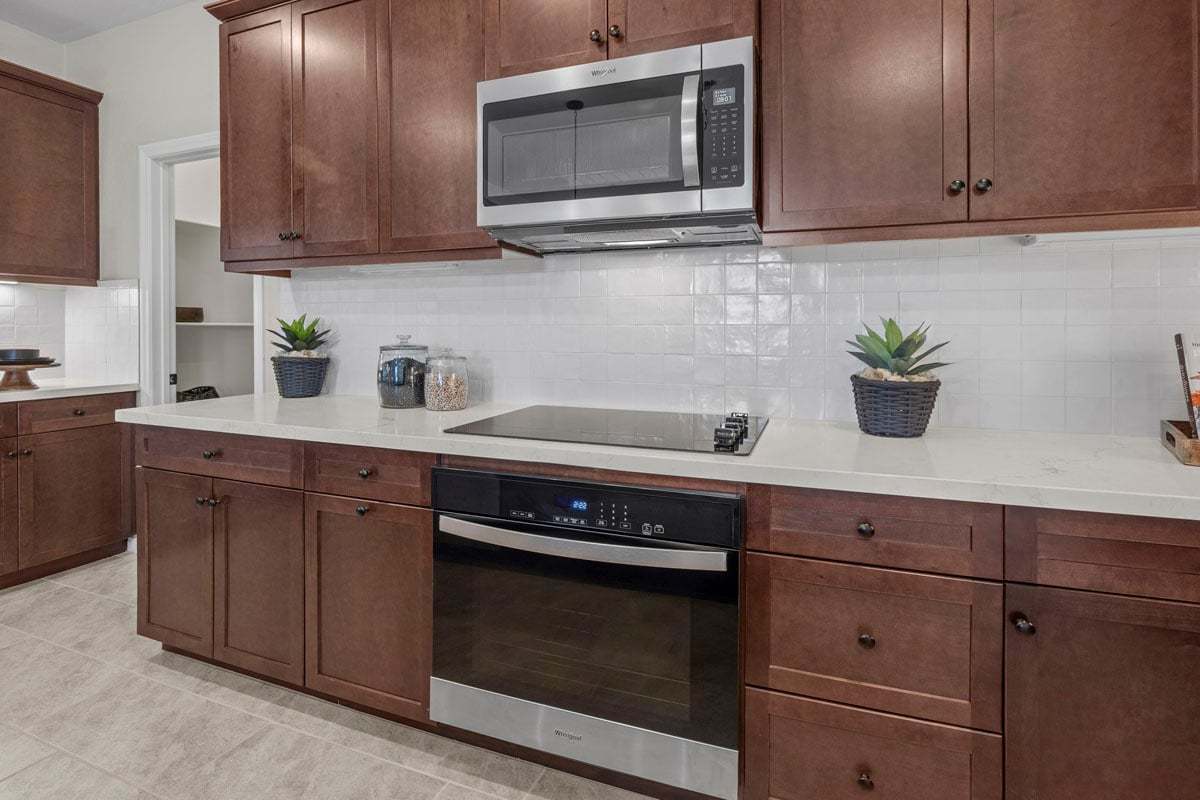 Plan 2027 Modeled - Optional built-in oven under cooktop