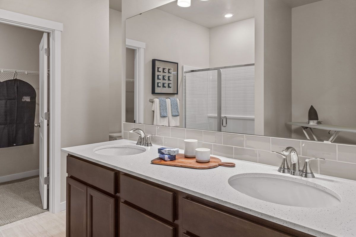 Plan 1630 - Dual-sink vanity at primary bath